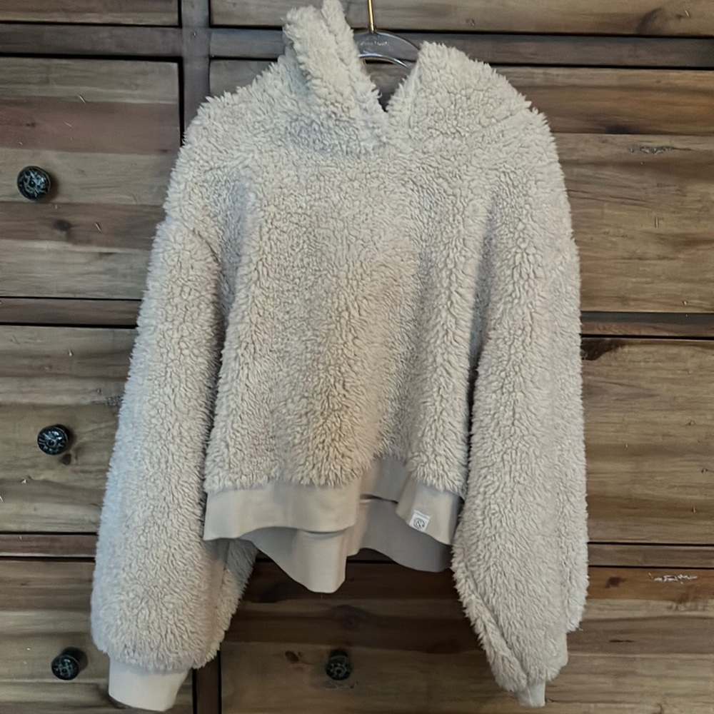 Girls fuzzy cropped sweatshirt